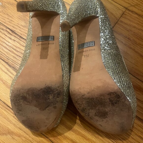Badgley Mischka Metallic Gold Glitter Open Toe Pumps Worn once to my wedding! - Picture 2 of 2